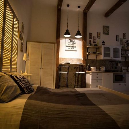 Izabella Vintage Style Apartment Budapest Bagian luar foto