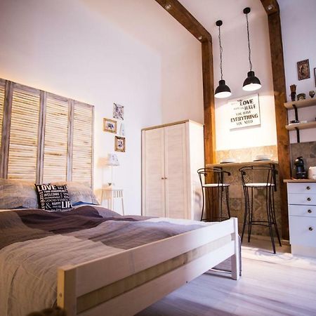 Izabella Vintage Style Apartment Budapest Bagian luar foto