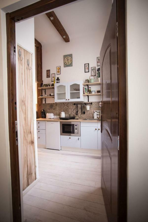 Izabella Vintage Style Apartment Budapest Bagian luar foto